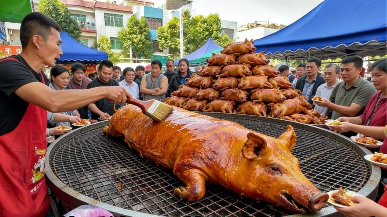 广西巴马烤香猪，现烤现卖128元一斤，坐河边品尝巴马三宝#麦总去哪吃