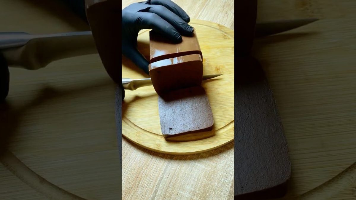 Easy Chocolate Moist Cake Recipe – Rich, Soft, and Delicious! 🍫