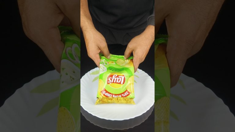 Lays omelette 🥚🍳#lays #shorts #recipe #chips