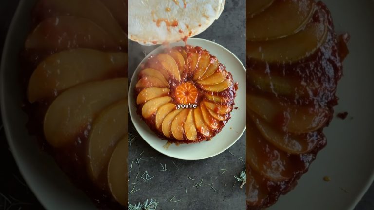 Ready to steal the show this Christmas? This Sticky Upside-Down Gingerbread Cake is showstopper 💯