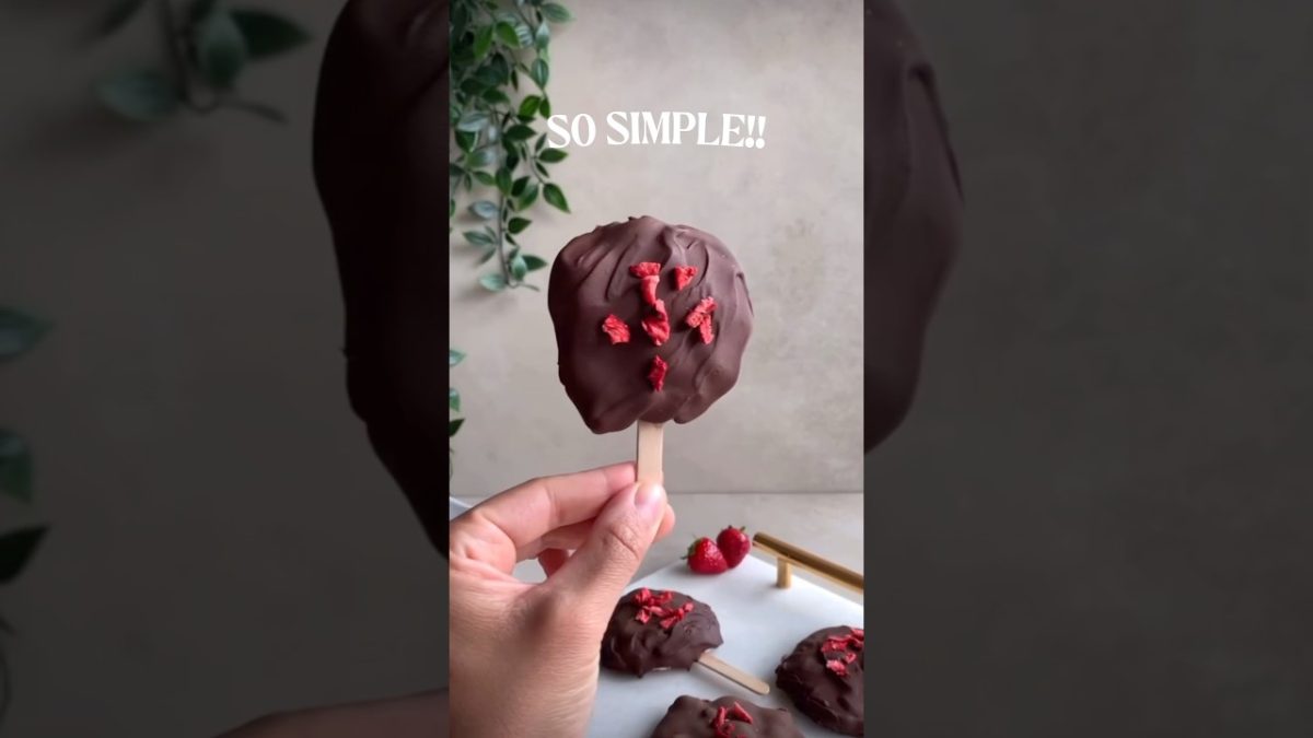 🍓 3-Ingredient Strawberry Pops!