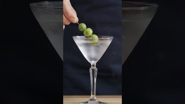 Why Garnishes are Game-Changers for Cocktails