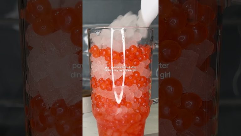 viral strawberry boba refresher recipe 🍓🫧#shorts #asmr #boba #dessert #recipe #food #easydessert