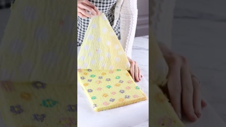 Making a Daisy Cake Roll 🌸 #cake #shorts
