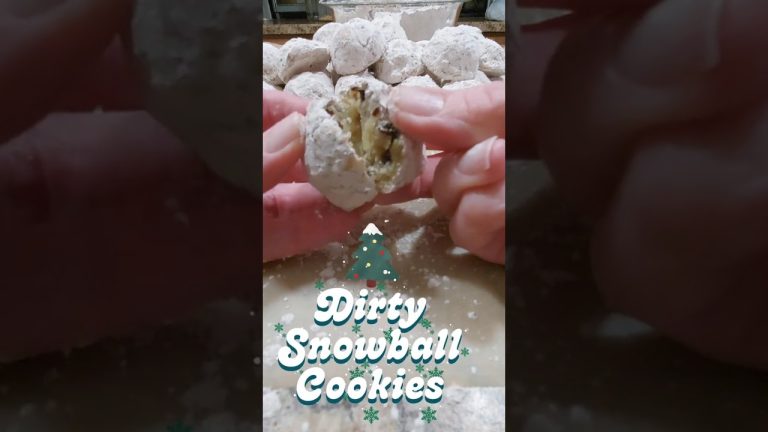 Dirty Snowball Cookies #recipe #christmascookies #easyrecipe #christmas #bakingrecipes