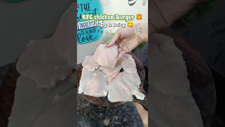 KFC Chicken Burger 🍔 Recipe 😋#trendingshorts #kfcchickenrecipe #kfcfriedchicken #trendingshorts