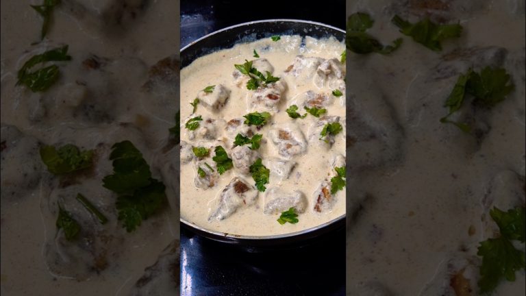 Cheesy chicken with creamy garlic sauce #shortsfeed #short #cooking #chicken #trending #recipe#food
