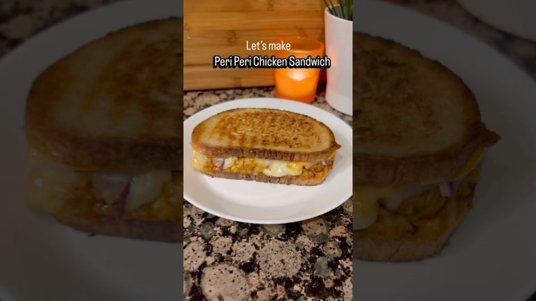 Peri peri chicken sandwich 🥪😋 #youtubeshorts #food #trending #subscriber #periperichicken #shorts