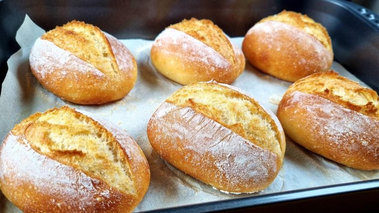 I don't buy bread anymore! The new perfect crusty bread recipe