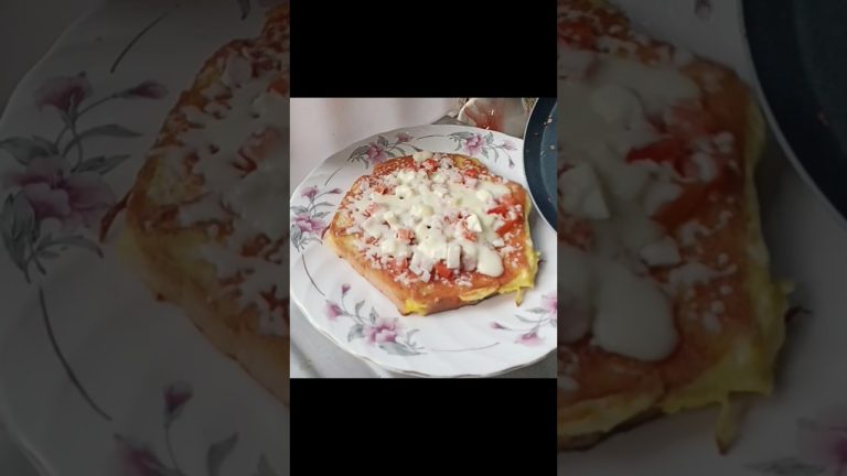 Cheesy bread omelette 😋😋 #shorts #viral #recipe #food #egg #shortsfeed