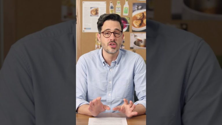 How to Make the Perfect Poached Eggs with One Unusual Ingredient