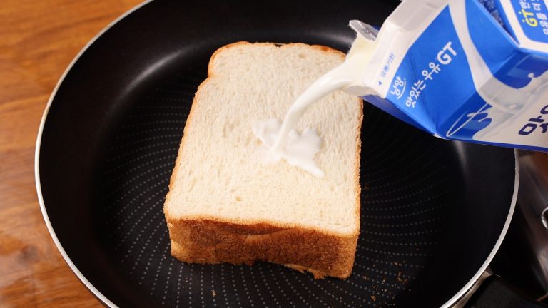 식빵에 우유 하나만 부어도 충분합니다! 빵집 사장님도 두접시를 드셨어요