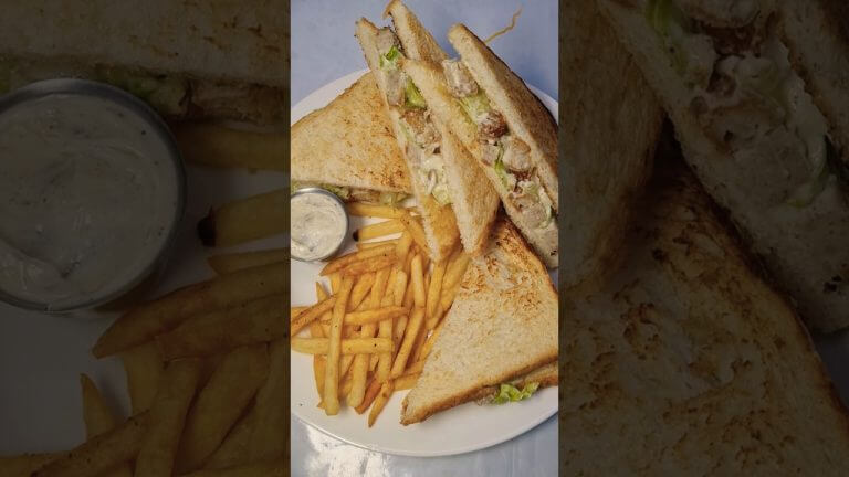 Chicken ceasar sandwich 😋#shorts#viral #trending #food #chicken