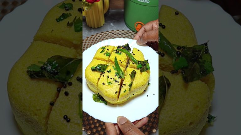 जब मन करे कुछ हल्का फुल्का टेस्टी खाने का (dhokla recipe) #shorts #youtubeshorts #recipe