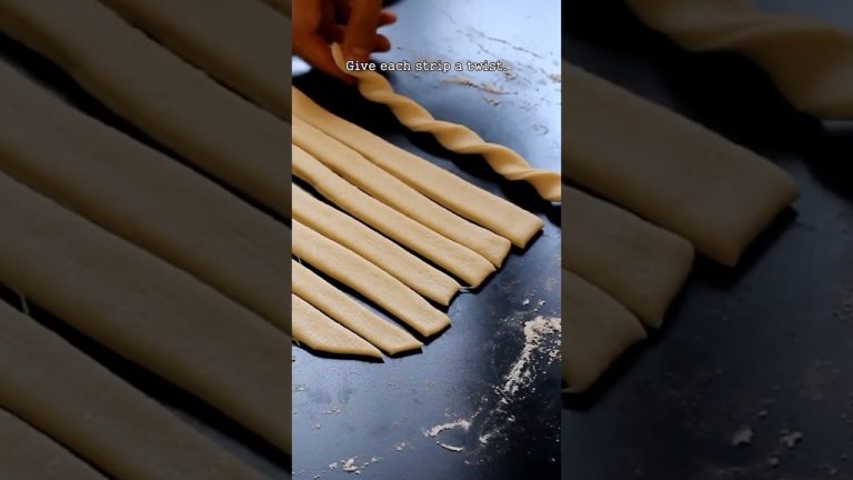 How to make breadsticks with flour. 🥖 #bread #breadrecipe #breadsnacks #breadsticks #breadrecipes