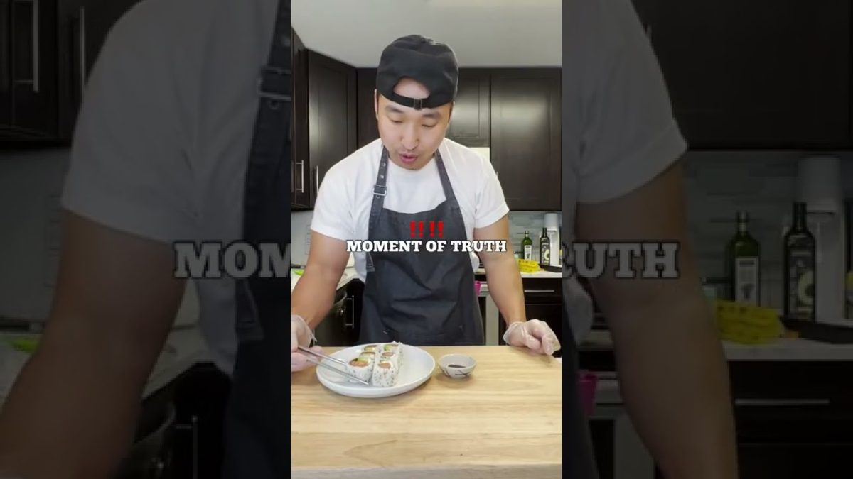 How to Make Philadelphia Roll 🍣👨🏻‍🍳🥑#shorts