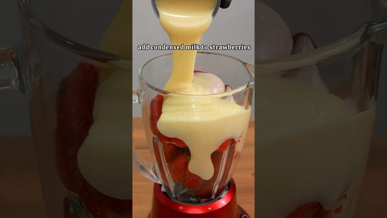 Strawberry dessert @SabrososTasty #shorts #shortsfeed #dessert #strawberry #shake #milkshake