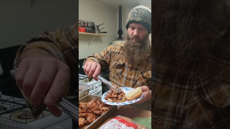 BBQ Raccoon, Chilling in the Backwoods!!! #viralvideo #hunting #like #bbq #cooking