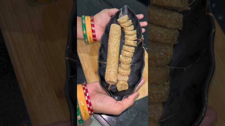 स्वादिष्ट तिल मावा रोल 😋 Makar Sankranti Special: Til Mawa Roll Recipe 🪁 #shorts #makarsankranti