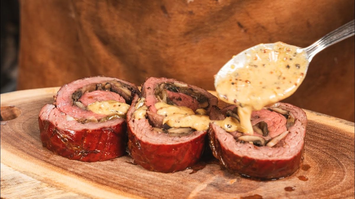 Zo maak je de sappigste Bavette Rollade op de Kamado BBQ