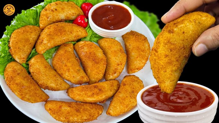 Crispy Chicken Half Moon Pie Recipe | Ramadan Special Make & Freeze Iftar Snack