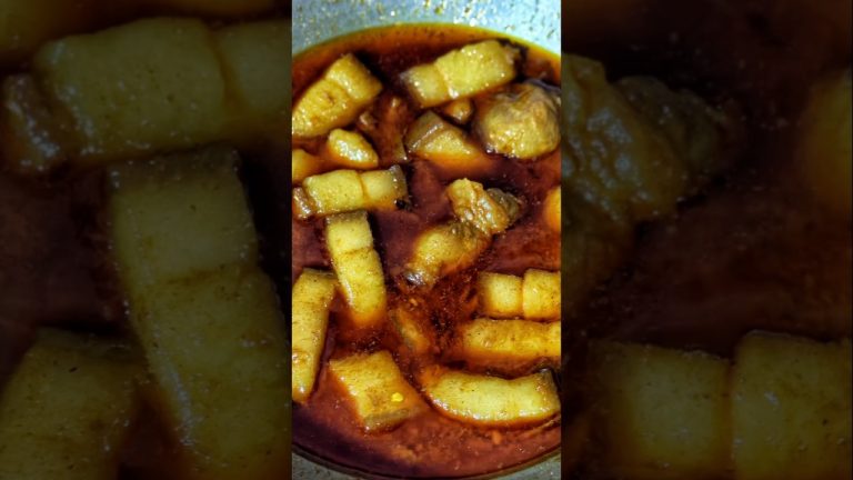Oily & Spicy Pork Curry #shorts #trendingshorts #viralshorts #porkcurry #aditihubbycookingvlogs