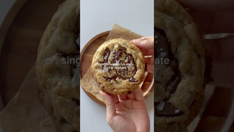 single serve chocolate chip cookies🍪🍫#baking #dessert #chocolatechipcookies #cookies #singleserve