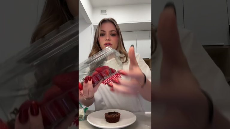 best CHRISTMAS DESSERT😍 easy, cheap snack!