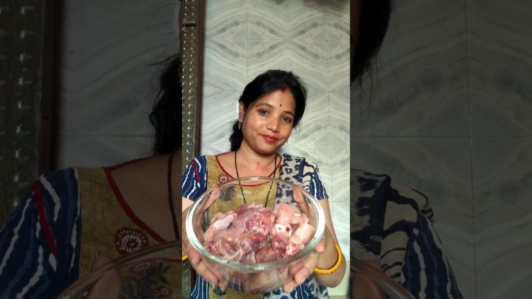 Chicken Handi Recipe: A Rich and Flavorful Chicken Curry l ମାଟି ହାଣ୍ଡି ଚିକେନ l#shorts #chicken#food