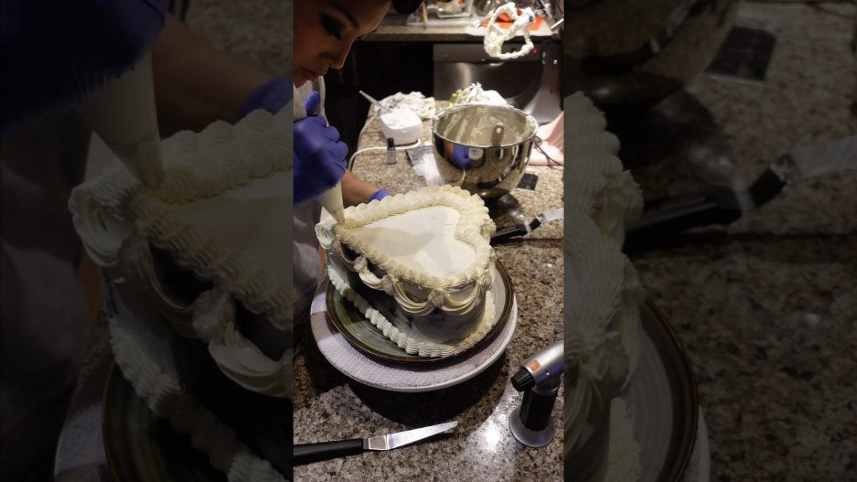 The First of Many Vintage Heart Cakes for Valentine's | #cakedecorating