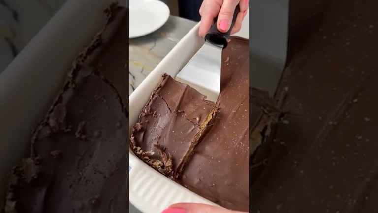 The perfect chocolate, peanut butter, no bake dessert #easyrecipe #homecuisine #cooking