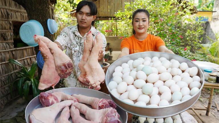 Brother and sister cook pork legs and eggs | Yummy pork legs recipe