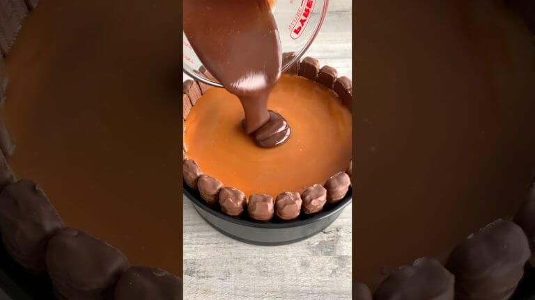 Salted caramel Twix cheesecake #asmr #recipe #shorts #food