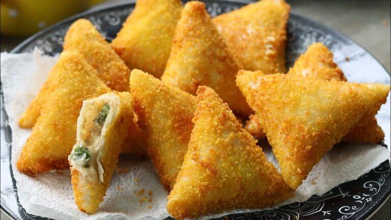 Ramadan Special Most Delicious Samosa Recipe 😍 White Sauce Chicken Samosa Iftar Special Recipe