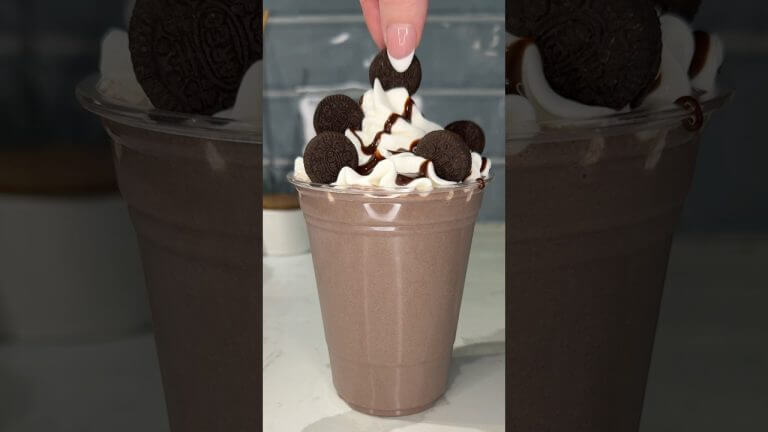 viral klondike cookies and cream milkshake recipe 🍦#milkshake #dessert #recipe #easydessert #shorts