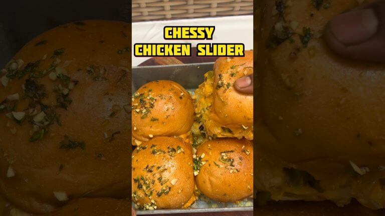 Chessy chicken slider #chickenrecipe #chickenburger #chicken