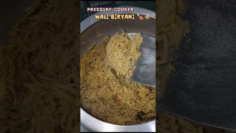 5 Min Me Bn Ke Taiyaar 🤯 Pressure Cooker Chicken Biryani🍗🔥#shortsrecipe #biryani #chickenbiryani