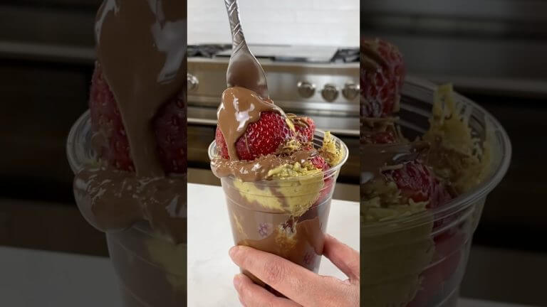 Viral Strawberry Chocolate Cups | MyHealthyDish