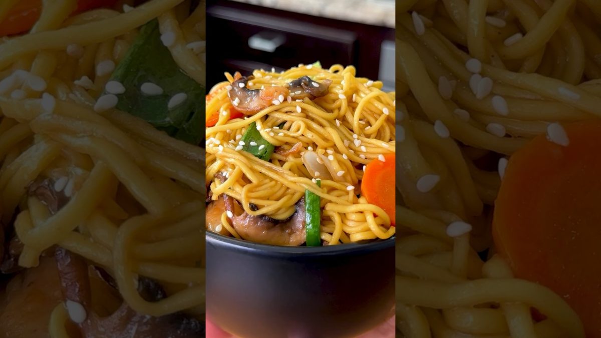 Chicken Chow Mein Easy Recipe #shorts