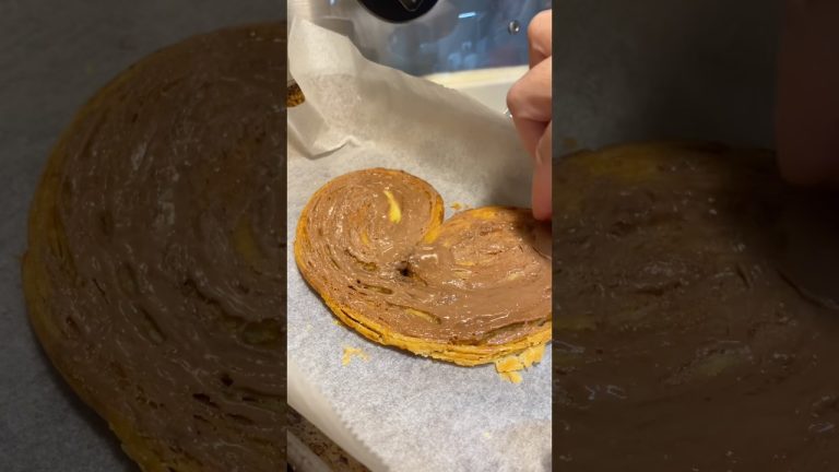 Lindor chocolate croissant #food #編輯試食 #chocolate #dessertrecipes #foodie #dessert #foodforfoodies