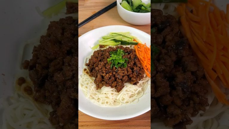 Zhajiangmian – Chinese minced pork noodles for a quick meal