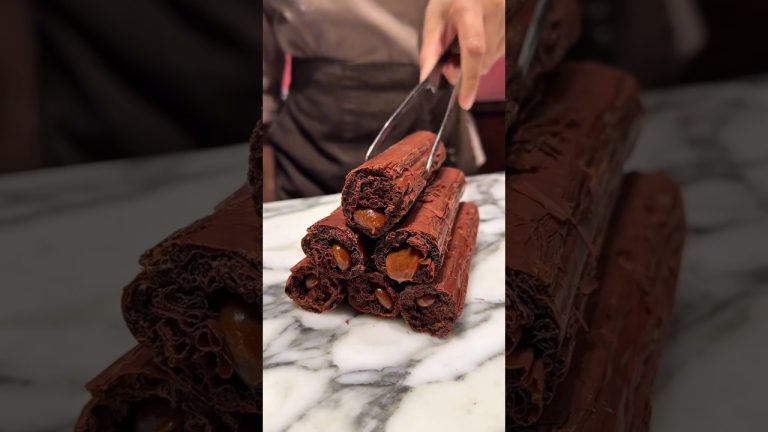 Wait for the Chocolate Snap… 🍫 #shorts #viral #trending #dessert