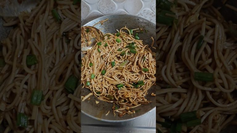 Homemade Chicken Noodles Recipe || Chinese Hakka Noodles #noodles #chinese #cooking