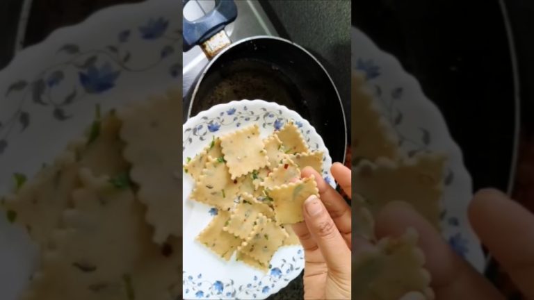 Aata & Taza methi mathari 😋 #youtubeshorts #indianfood #recipe #cooking