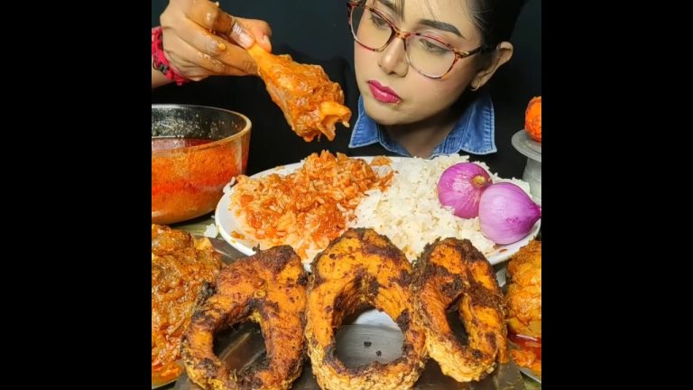 ASMR: EATING SPICY MUTTON CURRY🔥 BASMATI RICE || #shorts #mukbangn#asmreating #mukbangasmr #asmr