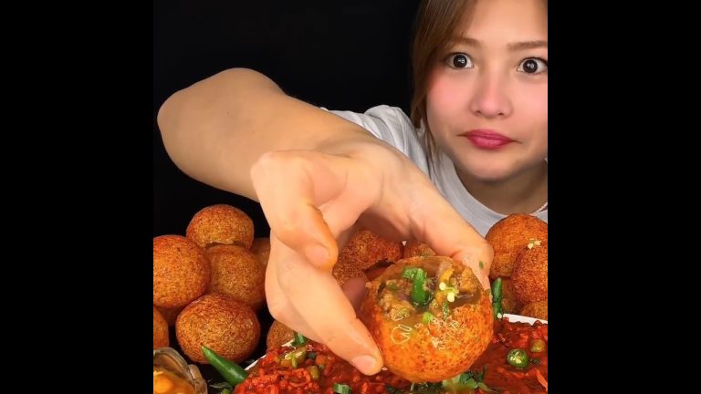 ASMR: EATING SPICY PANIPURI🔥 PUCHKA CHALLENGE || #shorts #mukbangn#asmreating #mukbangasmr #asmr