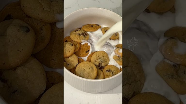 viral mini chocolate chip cookies recipe 🍪🥛 #shorts #chocolate #easyrecipe #easydessert #baking