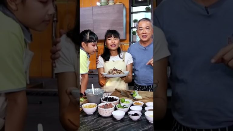 เมนูผัดไม่ธรรมดา #ข้าวผัดลูกเดือยเครื่องกรอบ กับ #ผัดหมี่ฮ่องกงหมูแดงกรอบ ทำง่ายอร่อยด้วย #ยอดเชฟไทย