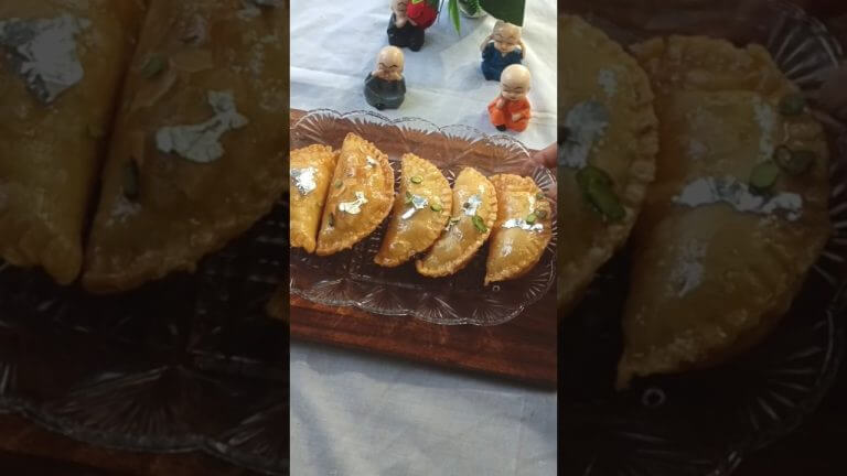 Holi special crispy mawa gujiya recipe #recipe #gujiya #dessert #holi #shorts