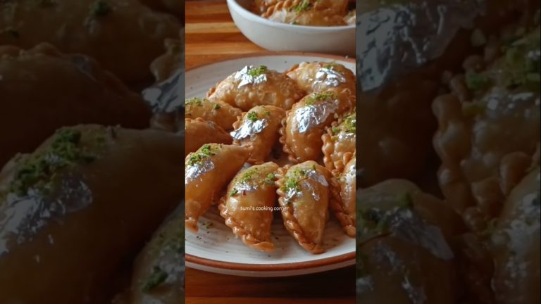 Perfect Khoya Gujiya for Holi 😋🥰 #shorts #trending #viralvideo